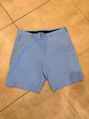 Vineyard Vines Men's On-The-Go Performance Shorts Size 35